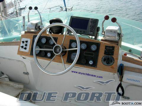 Bertram 28 fly