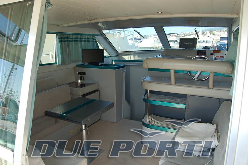 Ferretti 36 fly
