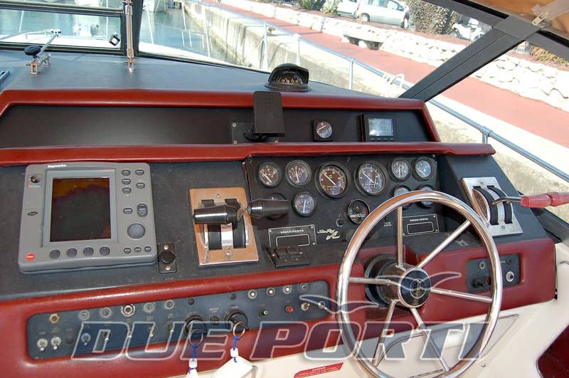 Sea ray 310 express cruiser