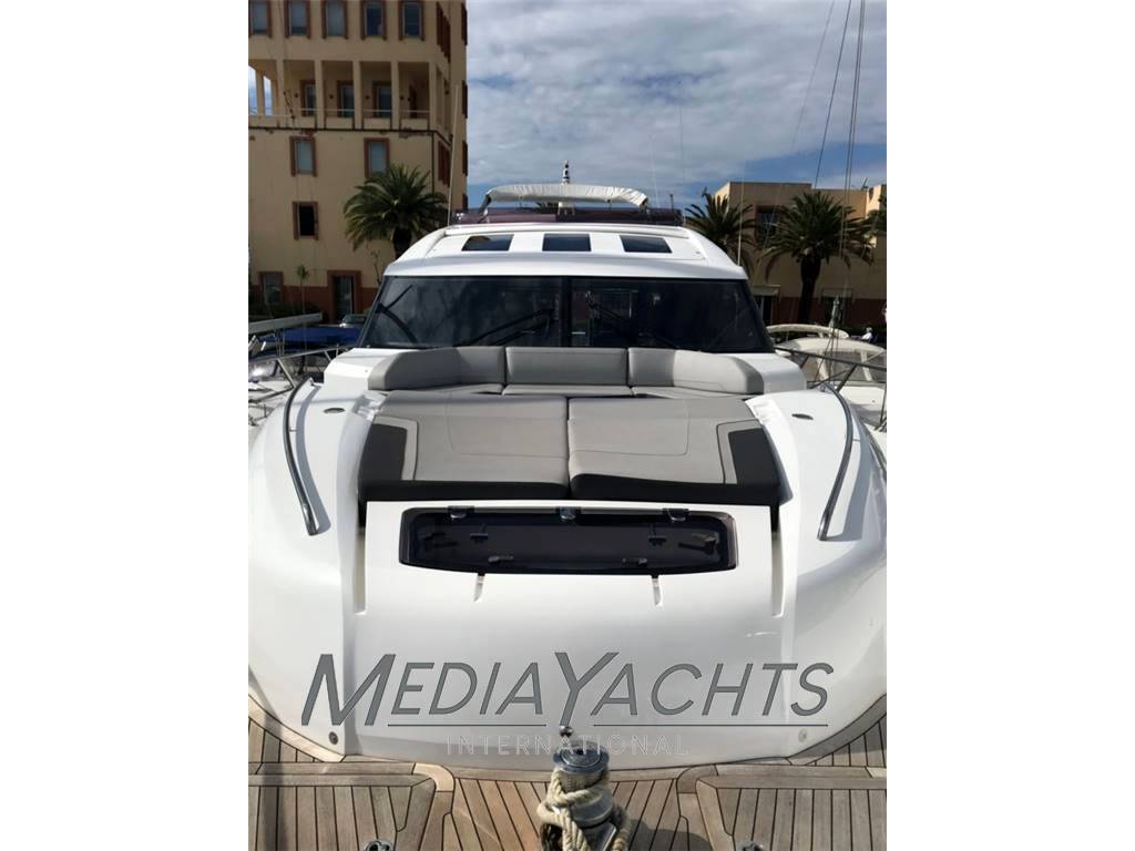 Princess yacht S72