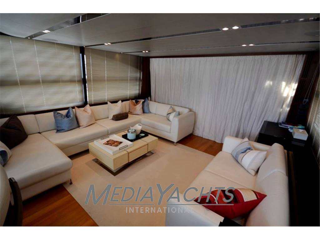 Princess yacht S72