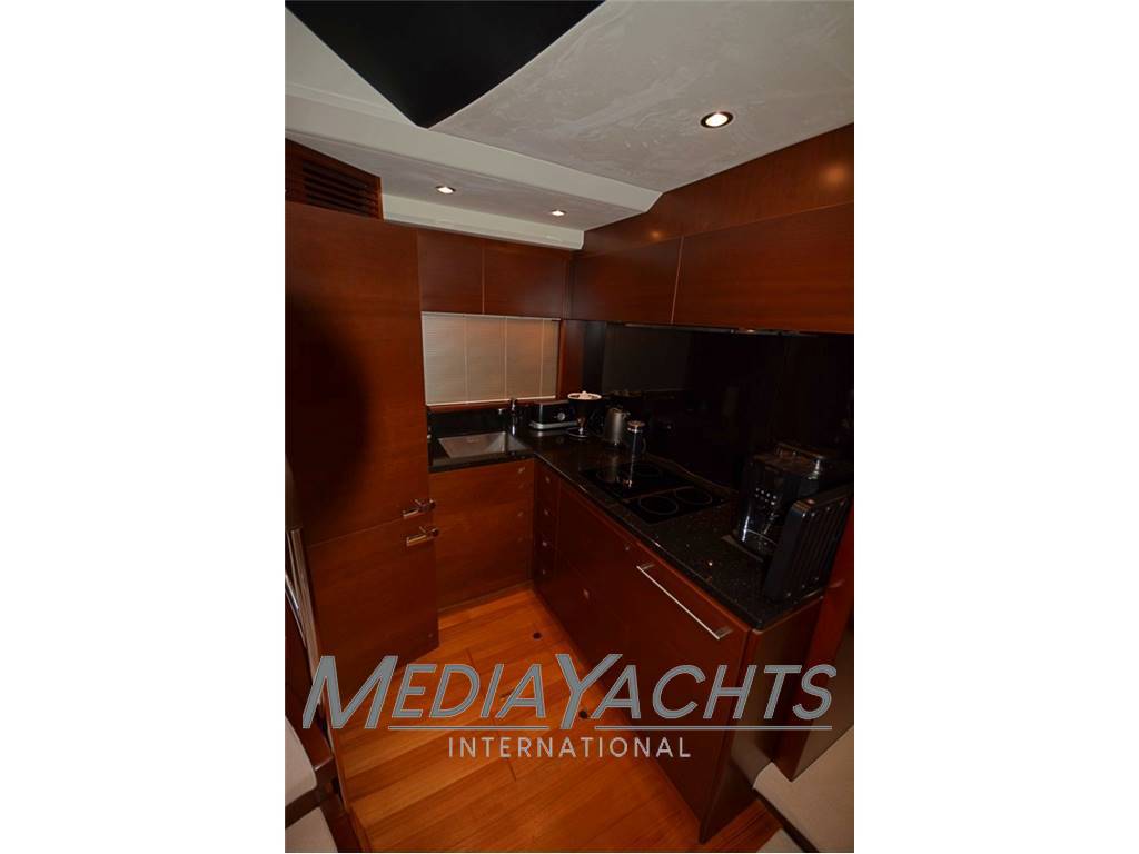Princess yacht S72