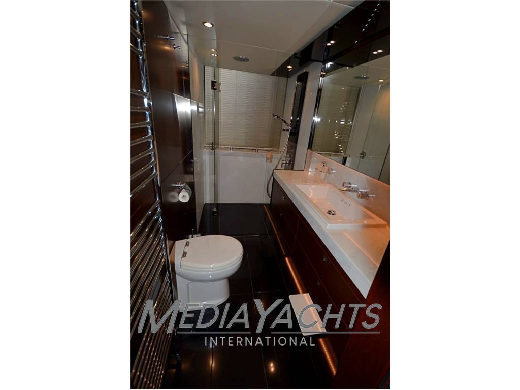 Princess yacht S72