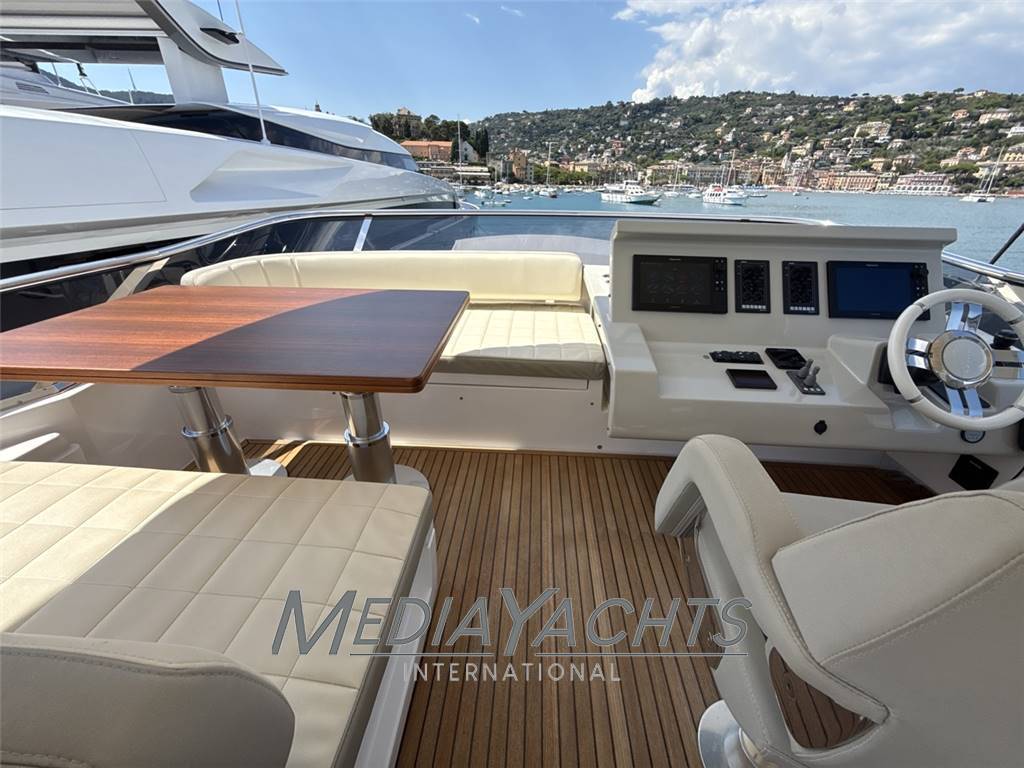 Azimut Fly 72