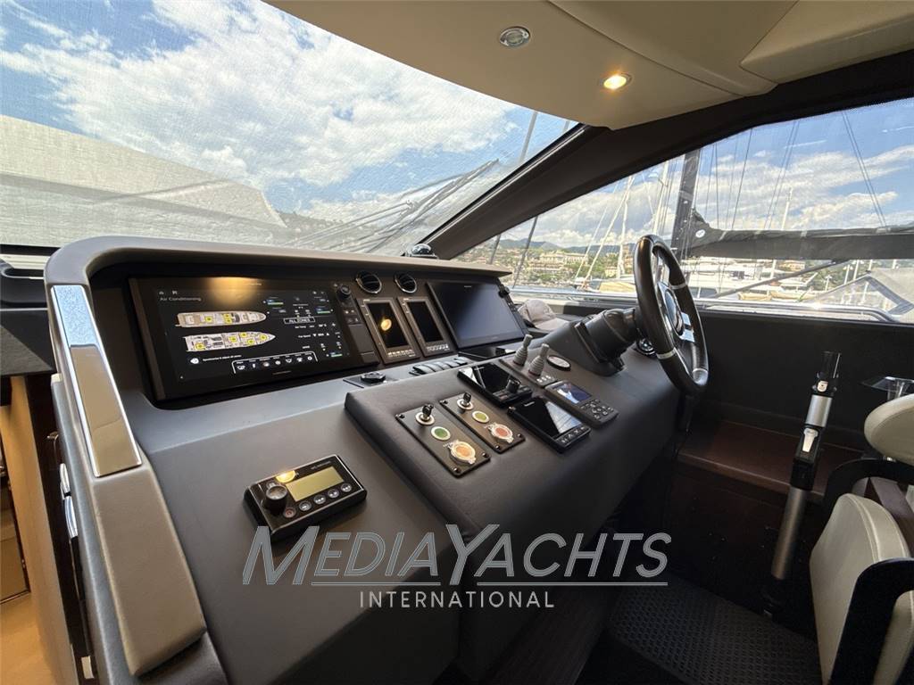 Azimut Fly 72