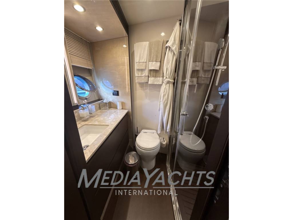 Azimut Fly 72