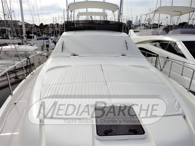 Ferretti 551