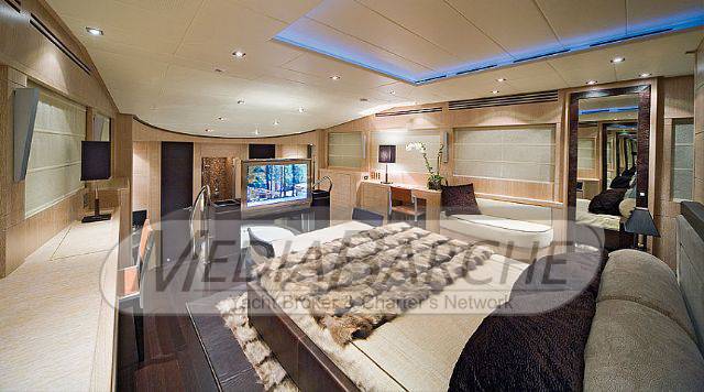 Isa yacht 120