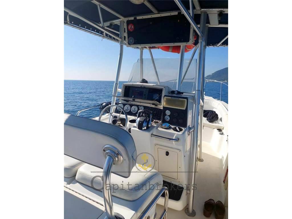 Boston whaler 26 outrage