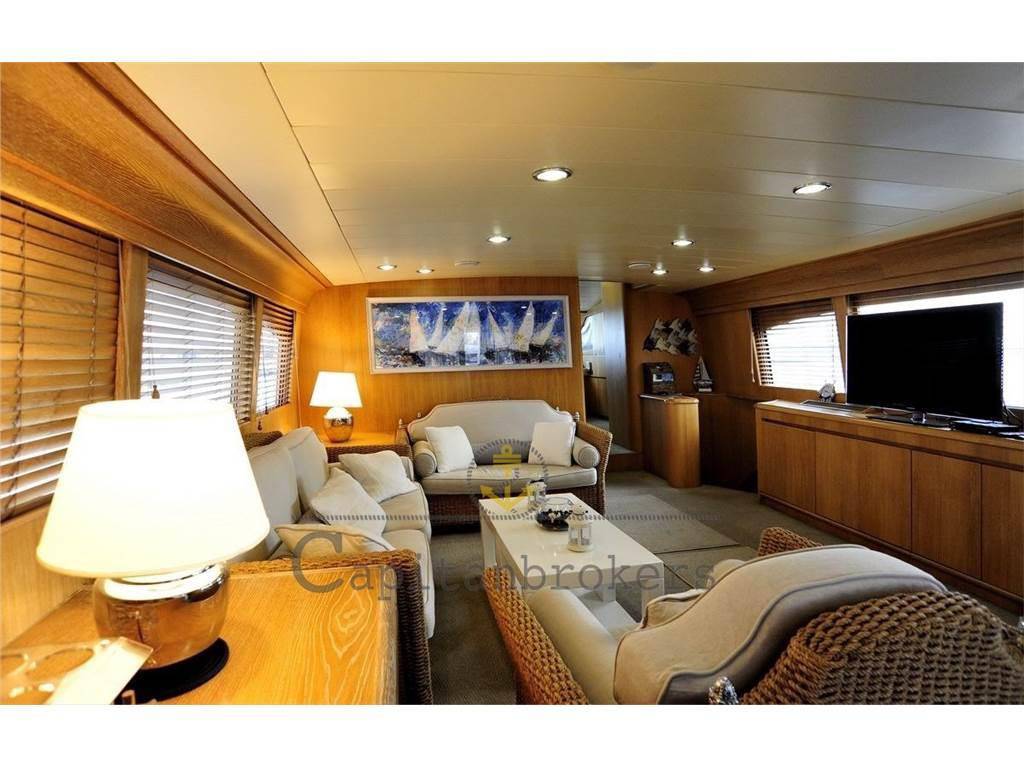 Navar cantieri Flybridge 82