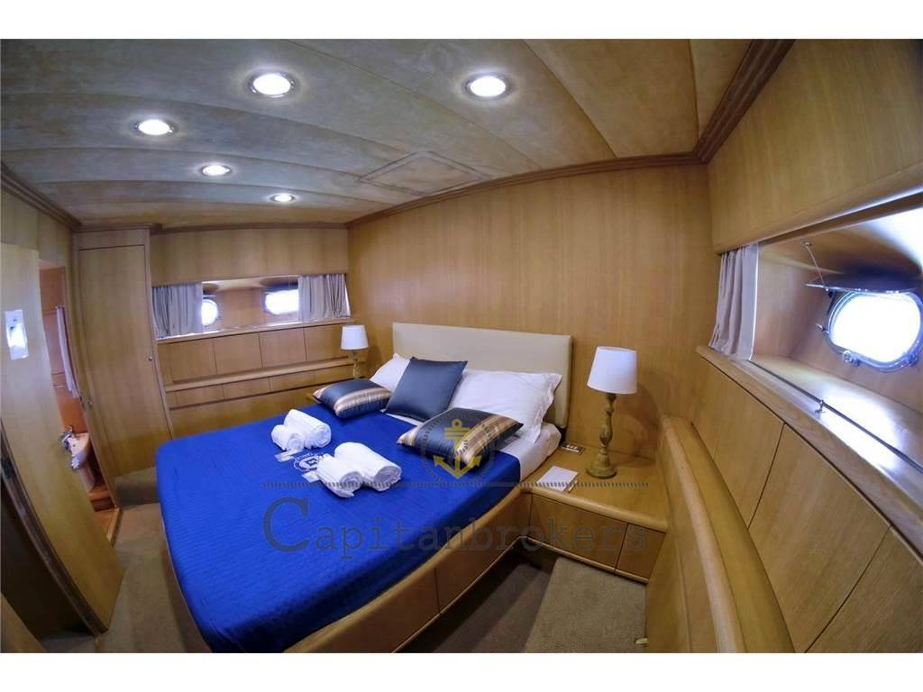 Navar cantieri Flybridge 82