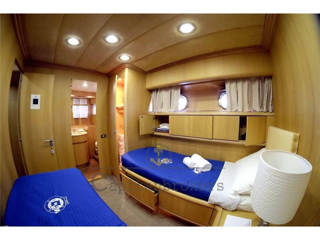 Navar cantieri Flybridge 82