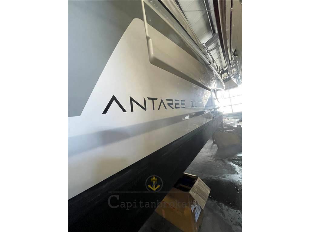Beneteau Antares 11