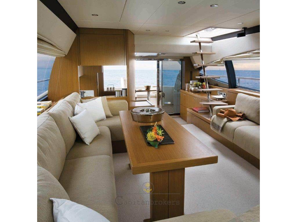 Ferretti yachts 592