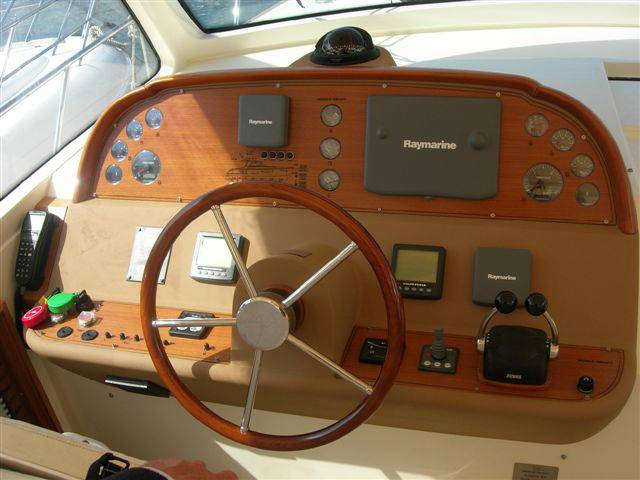 Mochi craft Dolphin 44