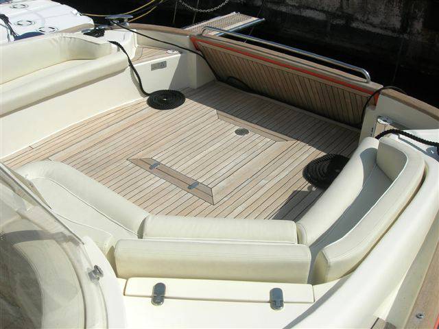 Mochi craft Dolphin 44