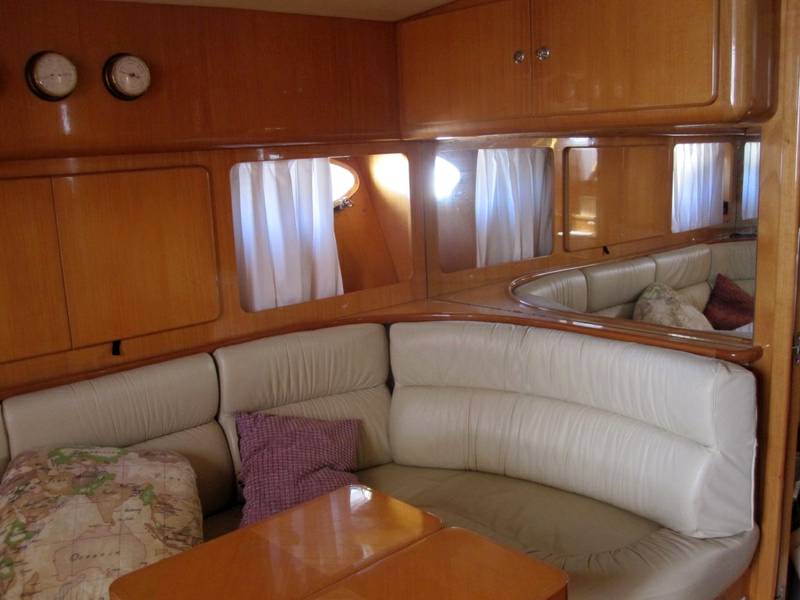 Uniesse 48
