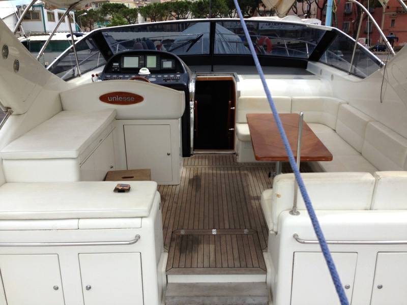 Uniesse 48