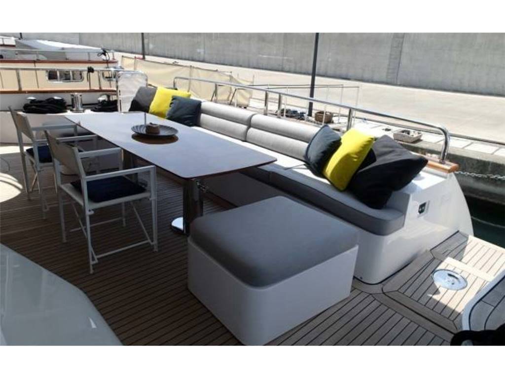 Benetti 105 tradition