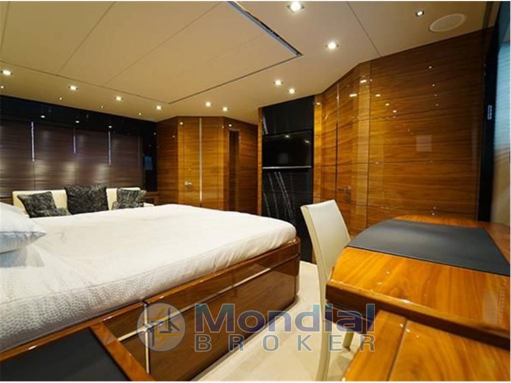 Sunseeker 68 sport yacht
