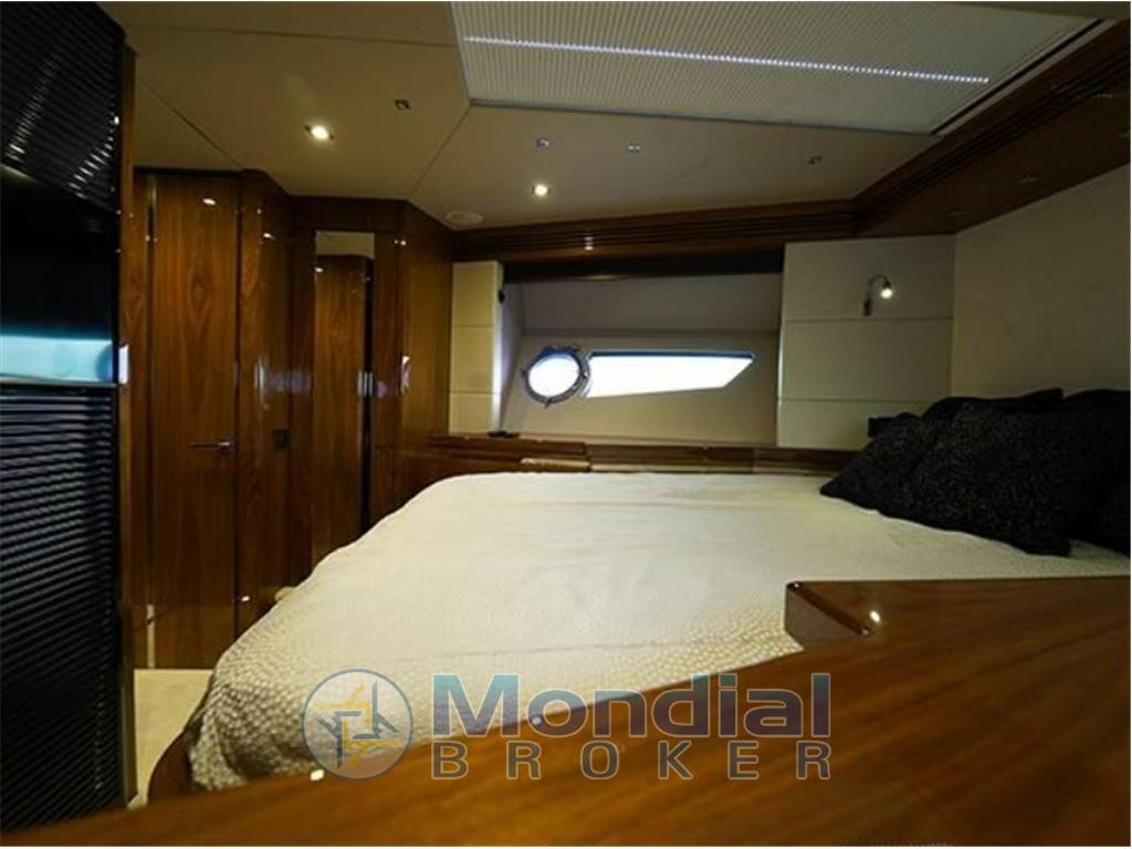 Sunseeker 68 sport yacht