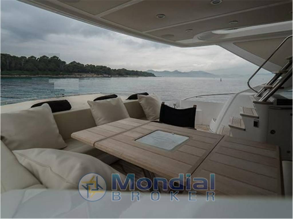 Sunseeker 68 sport yacht