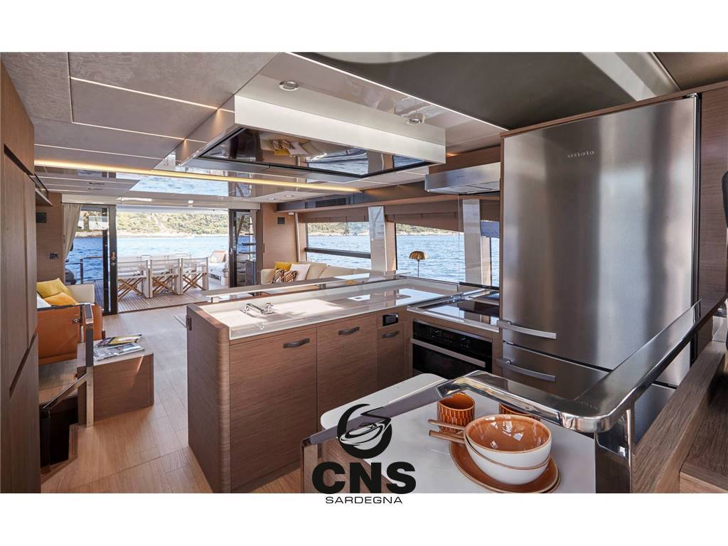 Prestige Yacht x70