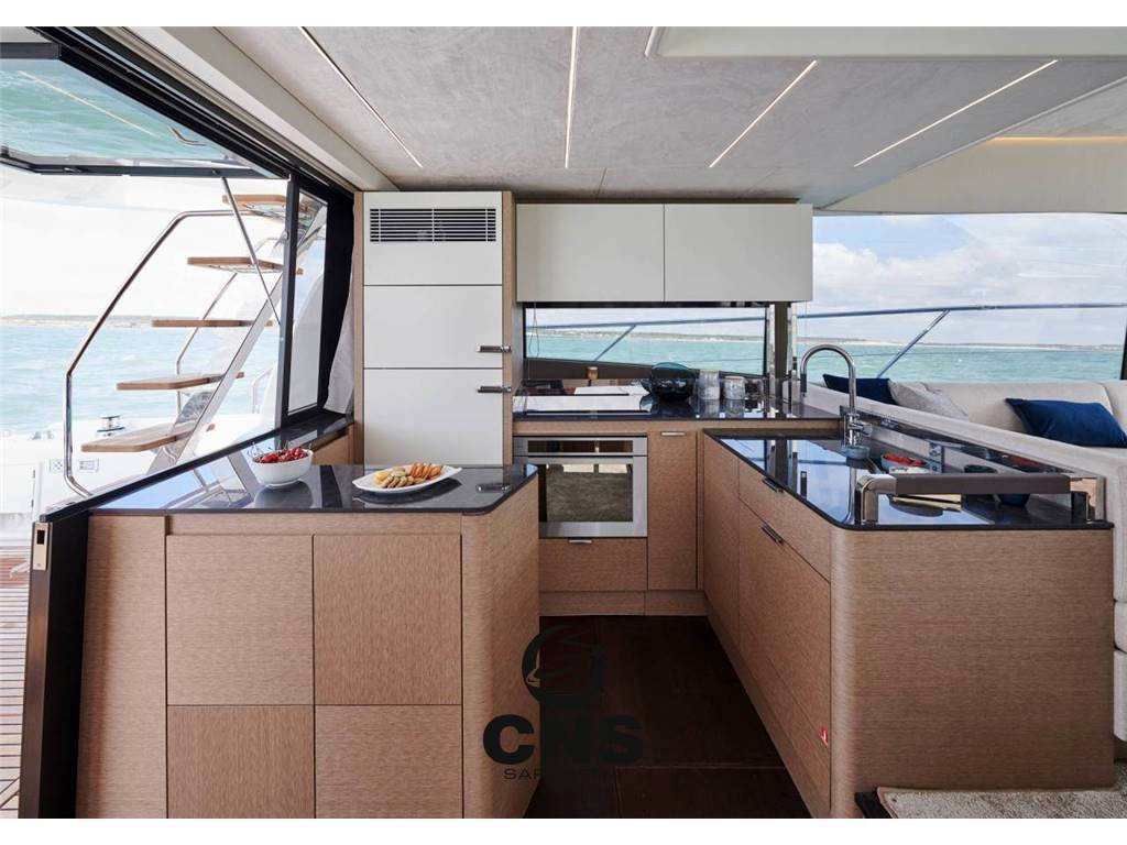 Prestige yachts 590 s
