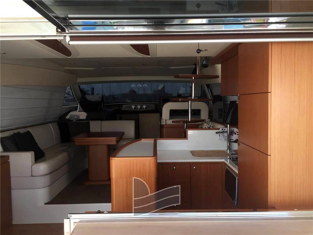Ferretti yachts 510