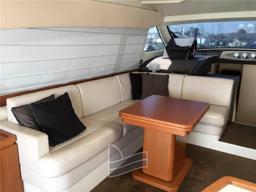 Ferretti yachts 510