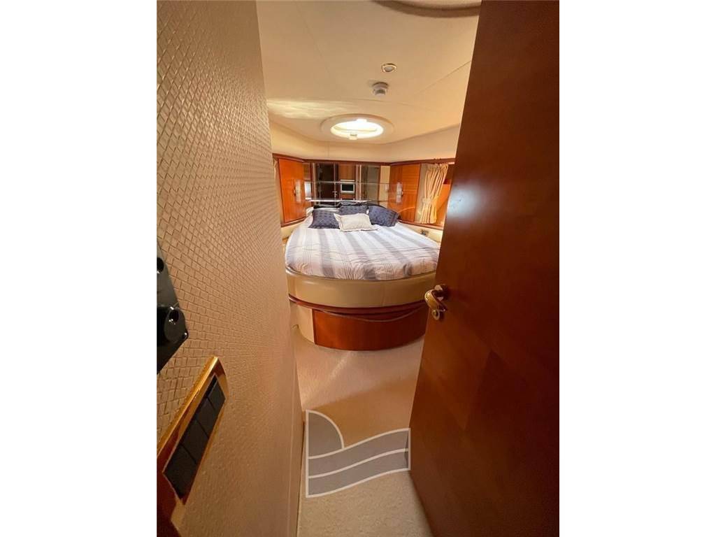 Azimut 62