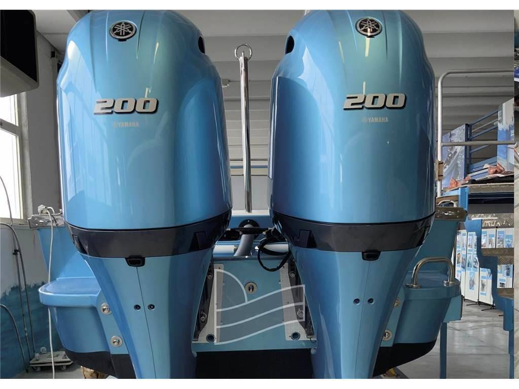 Boston whaler Outrage 25