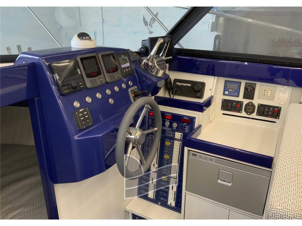 Bertram yacht 28' sf