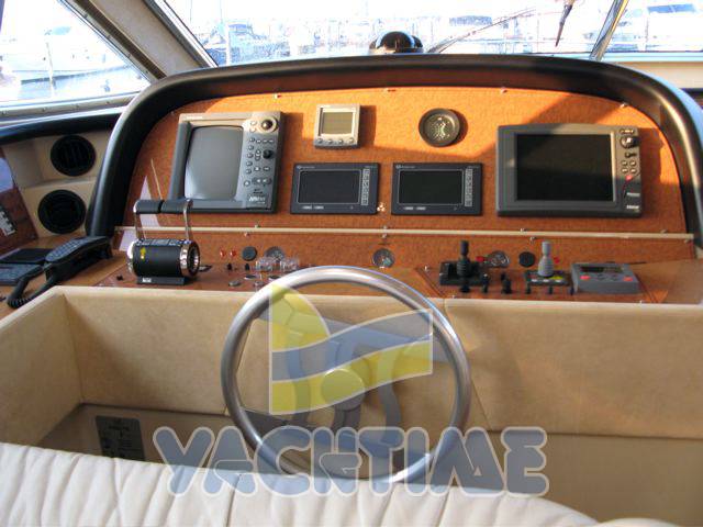 Ferretti 590 fly