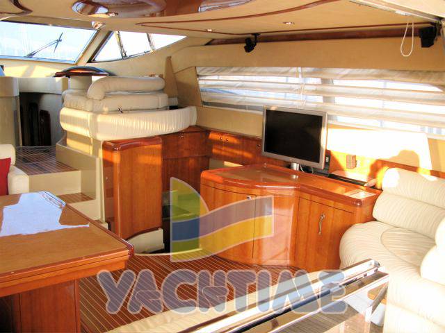 Ferretti 590 fly