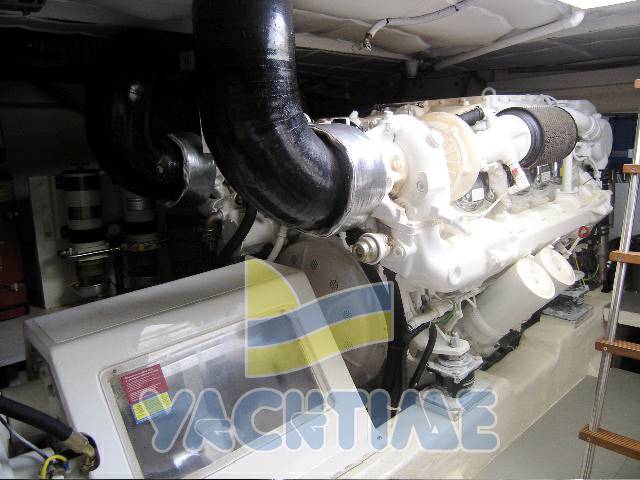 Ferretti 590 fly