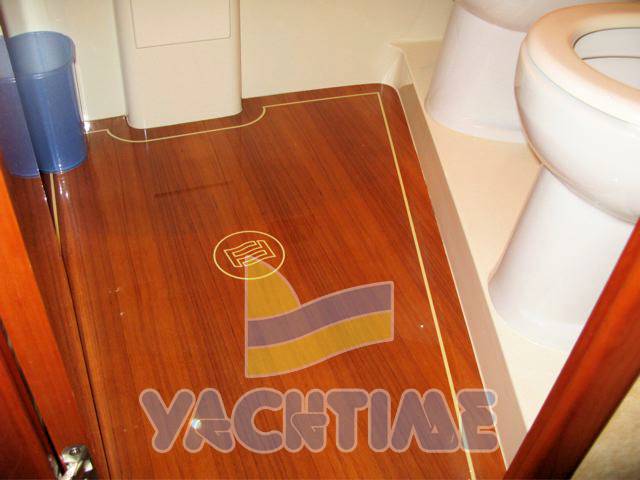Ferretti 590 fly