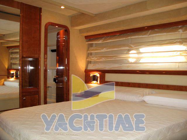 Ferretti 590 fly
