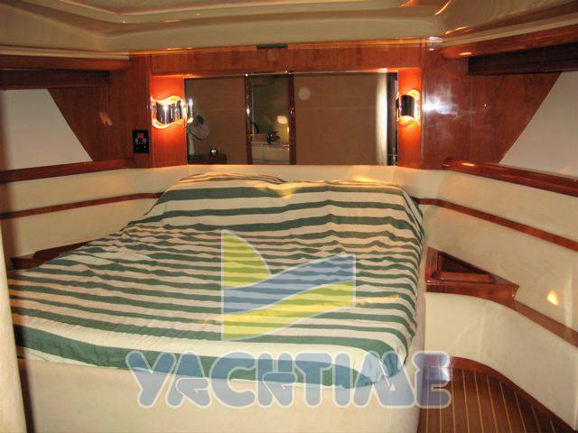 Ferretti 590 fly