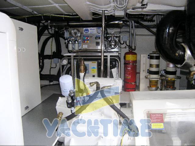 Ferretti 590 fly