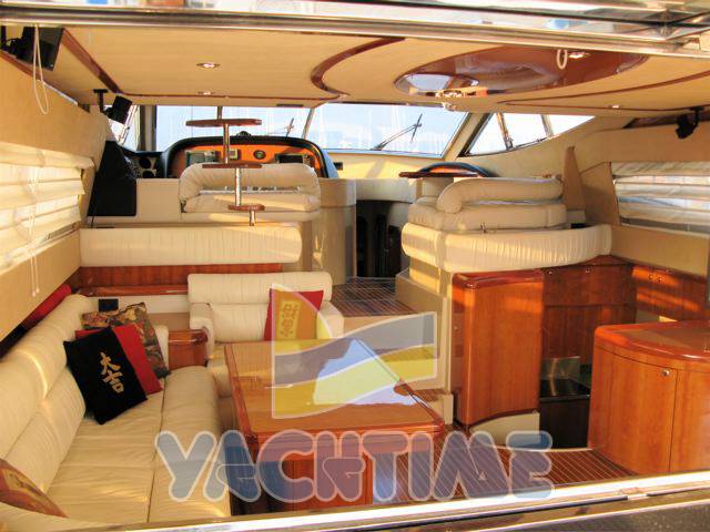 Ferretti 590 fly