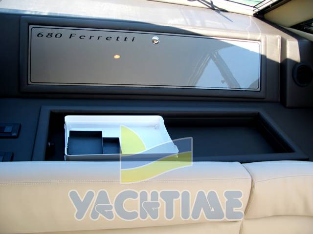 Ferretti 680