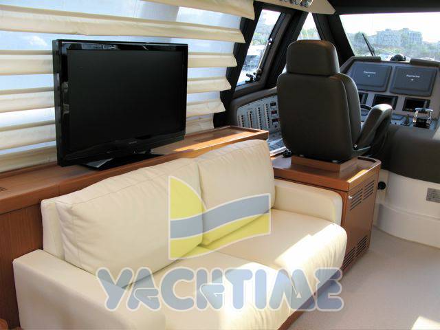 Ferretti 592