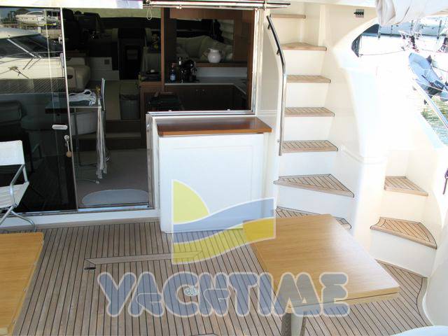 Ferretti 592