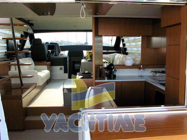 Ferretti 592