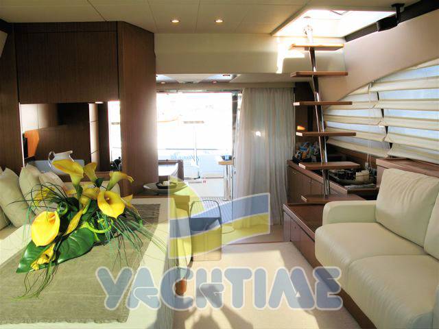 Ferretti 592
