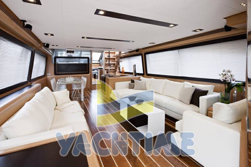 Ferretti 800 h.t.