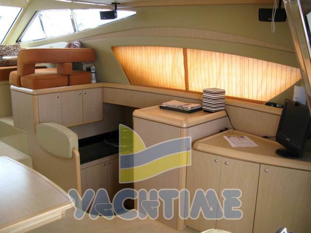 Ferretti 460