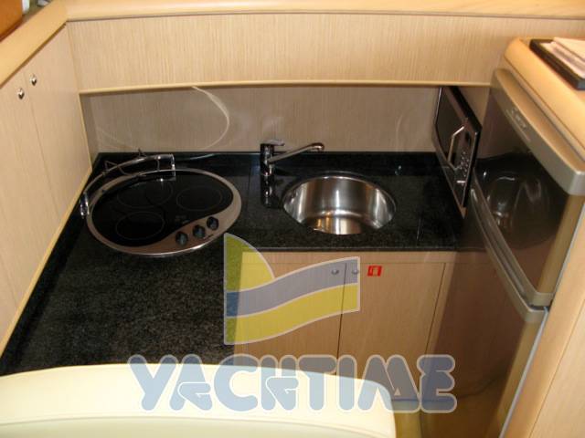 Ferretti 460