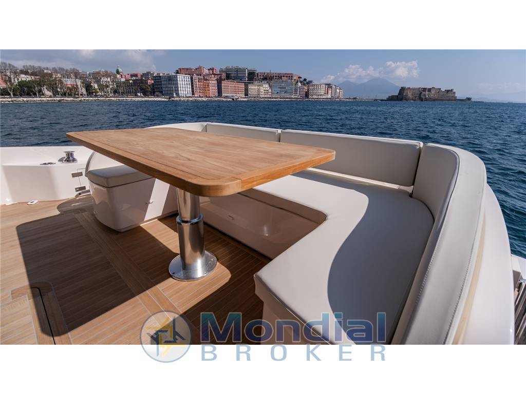 Cayman yachts S 600